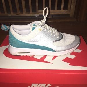 Women’s Nike Air Max Thea